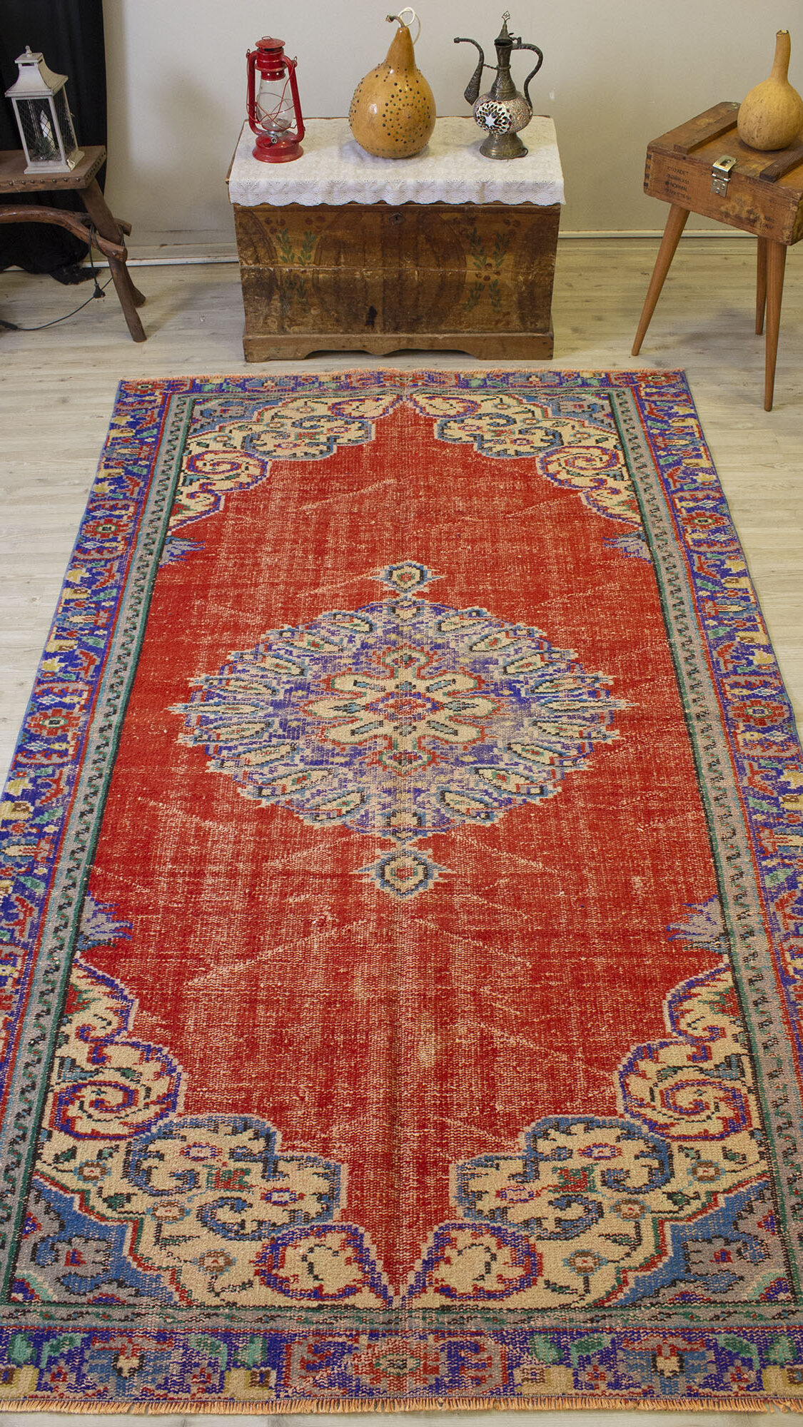 Hand-Woven Rug with Fine Craftsmanship, Handmade rug, wool wool/weave, size 164 × 266 cm, from Ladik, SKU 10505